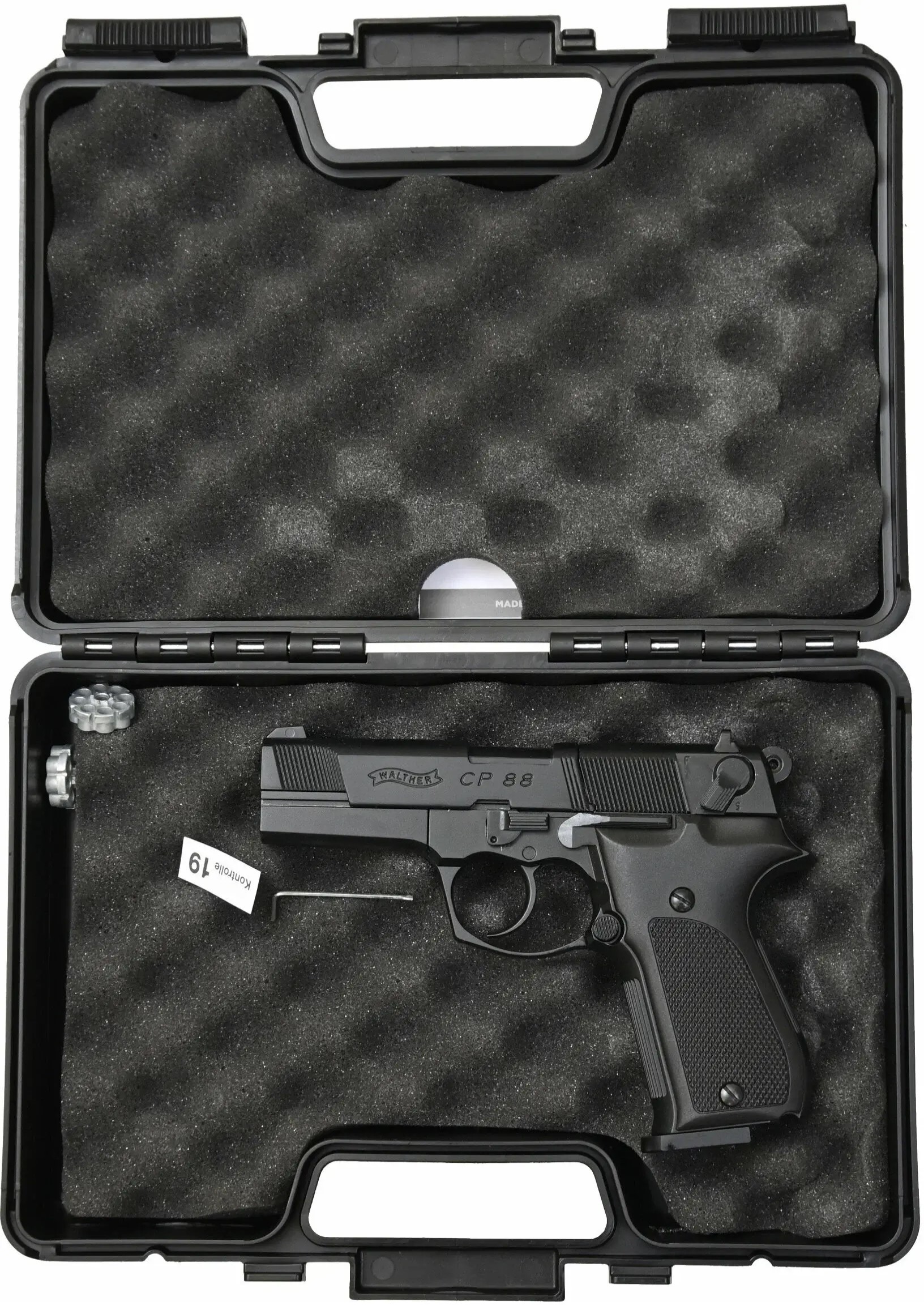 Пневматический пистолет Umarex Walther CP 88 4,5 мм