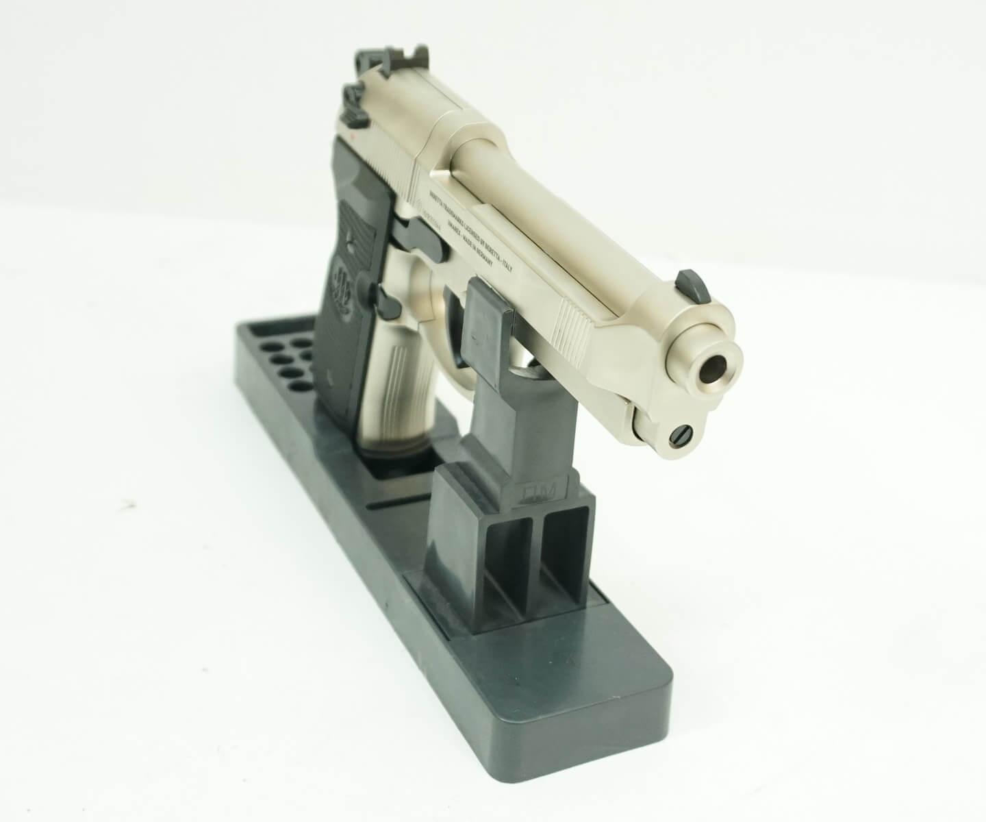 Пневматический пистолет Umarex Beretta M92 FS Никель с чёрными накладками 4,5 мм