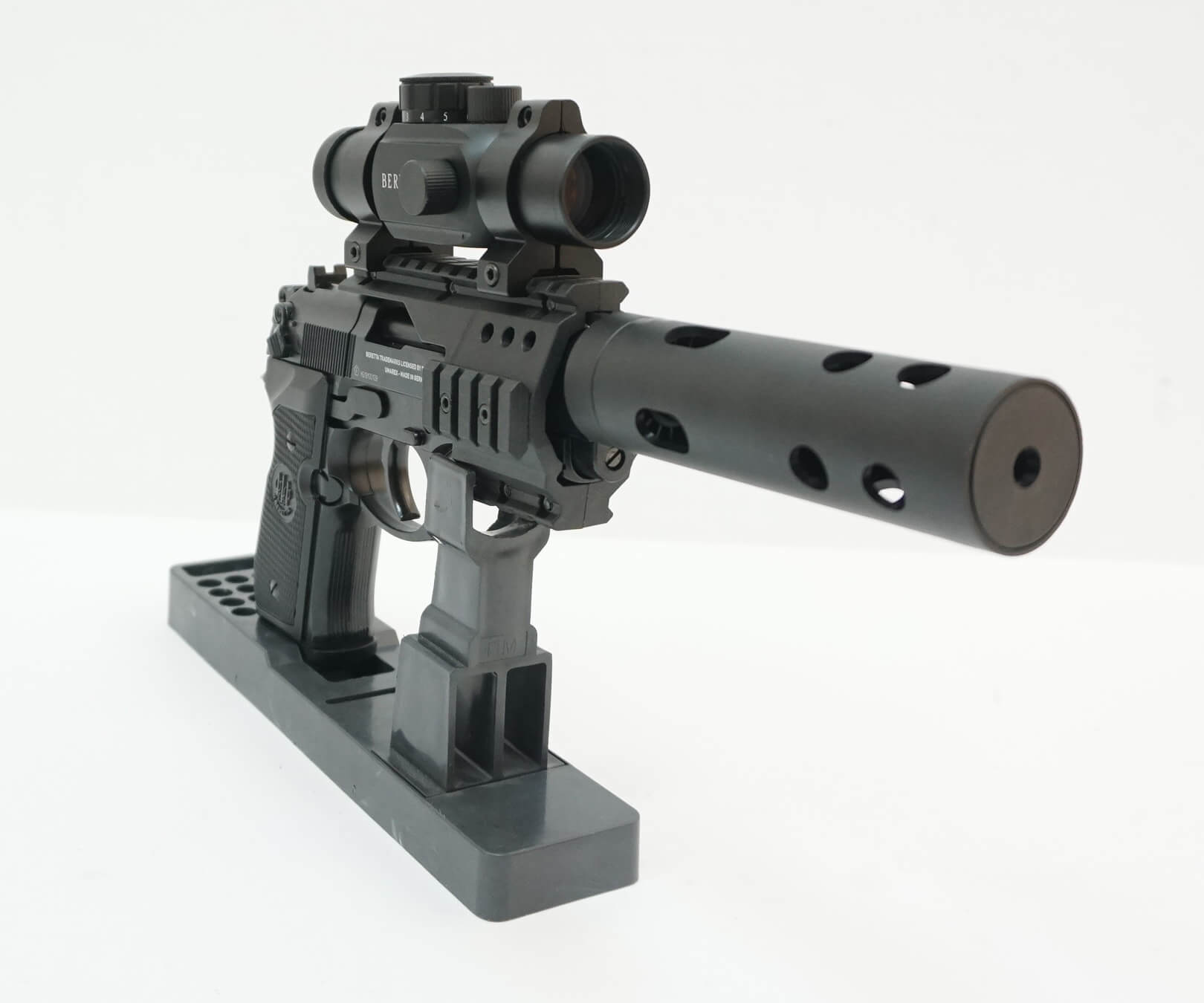 Пневматический пистолет Umarex Beretta M92 FS XX-TREME с глушителем, коллиматором 4,5 мм