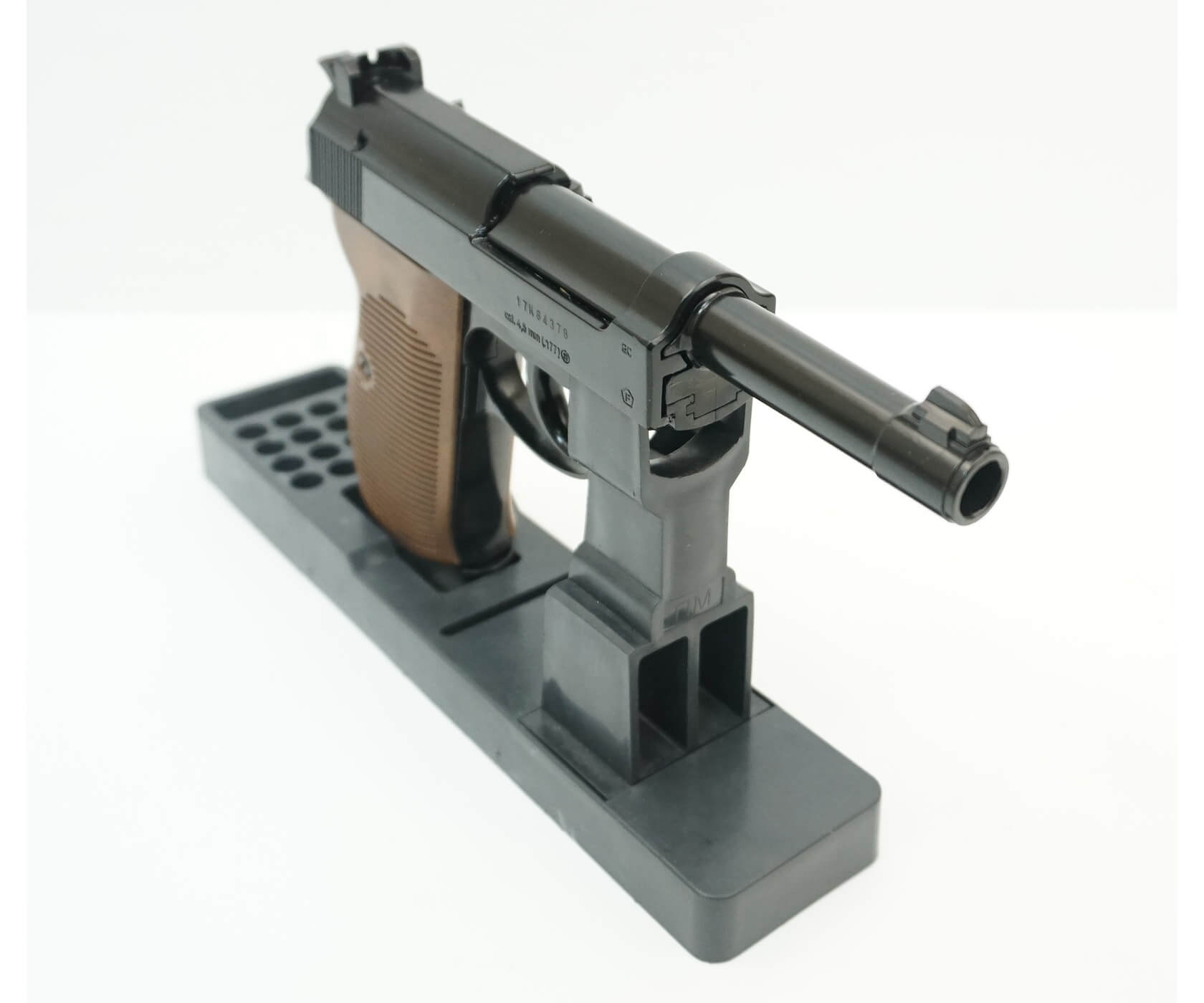 Пневматический пистолет вальтер Umarex Walther P38 4,5 мм