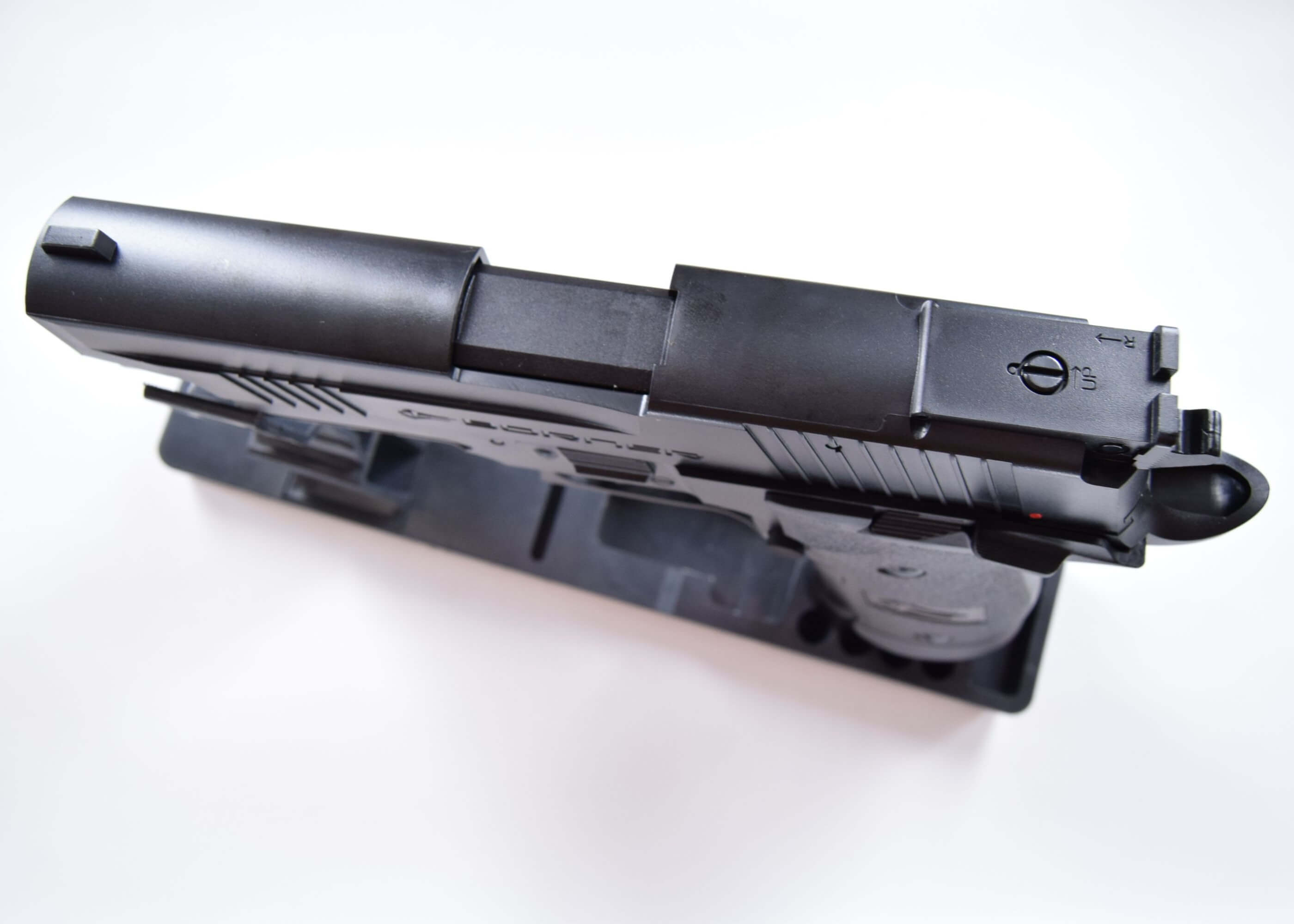Пневматический пистолет Borner Z122 4,5 мм