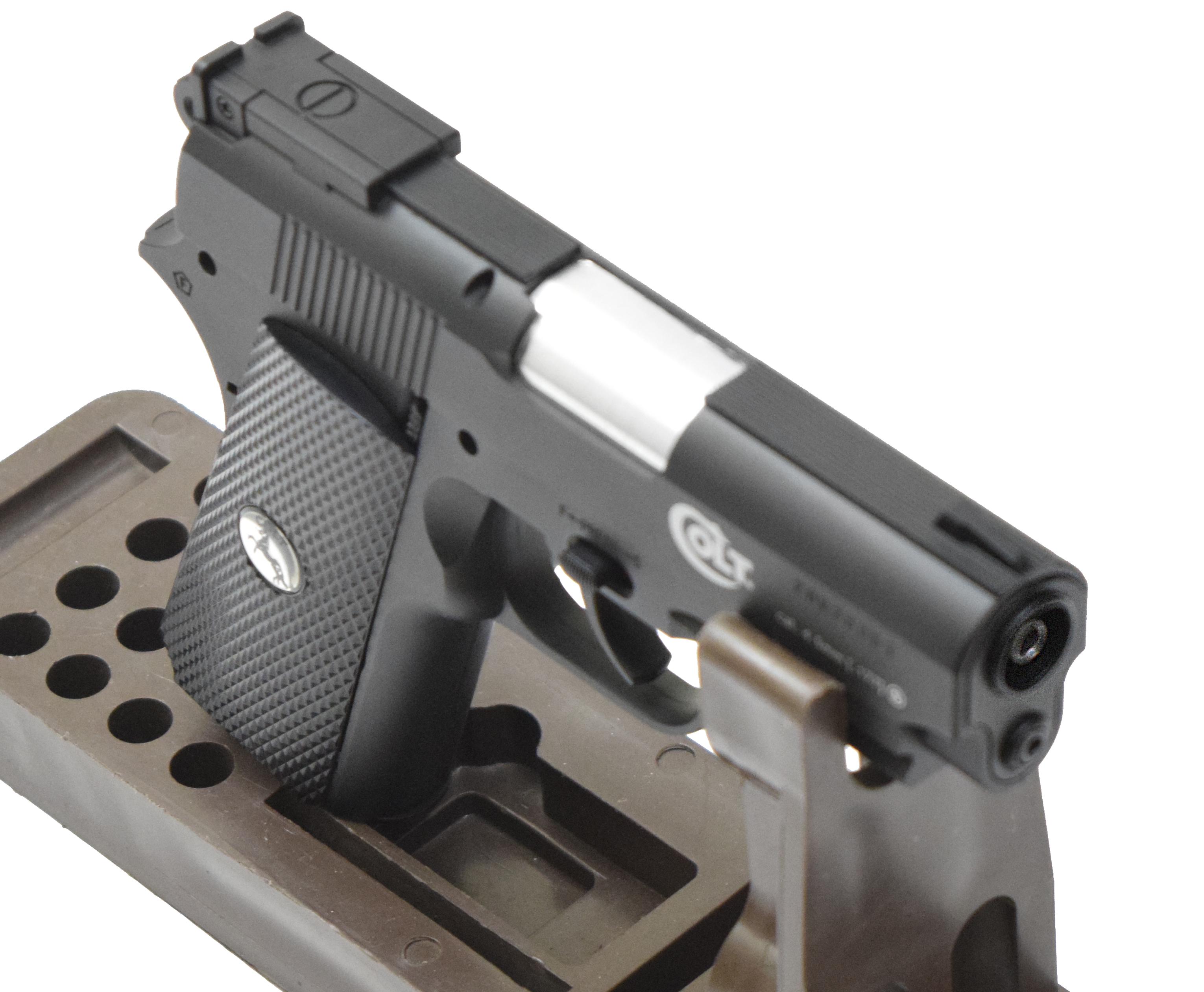 Пневматический пистолет Umarex Colt Defender 4,5 мм